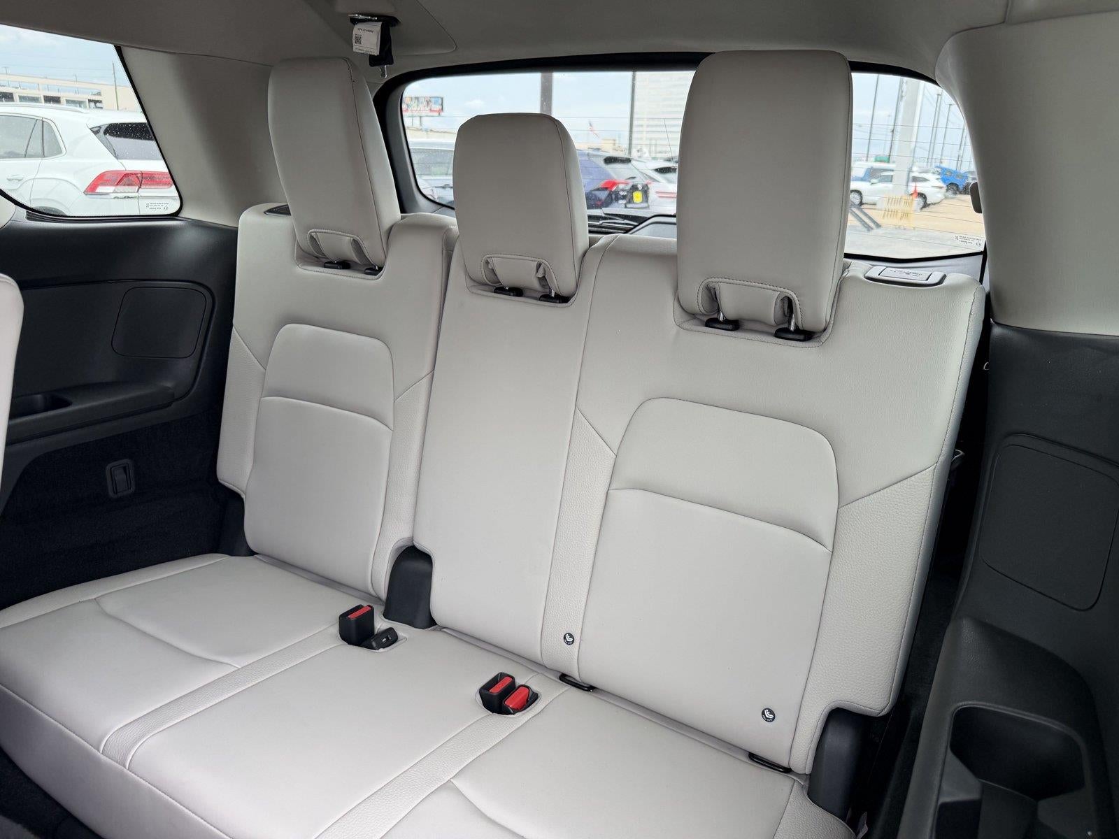 2024 Nissan Pathfinder SL