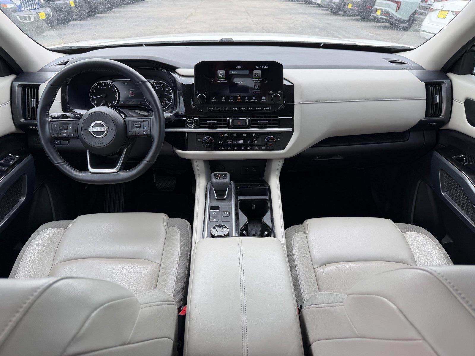 2024 Nissan Pathfinder SL