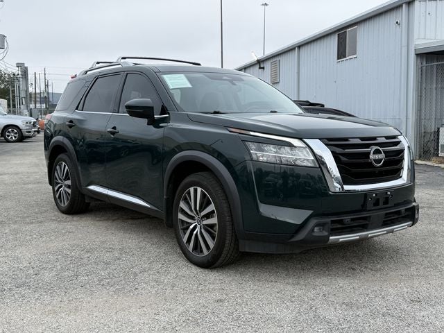 2022 Nissan Pathfinder Platinum 2WD