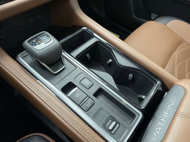 2022 Nissan Pathfinder Platinum 2WD