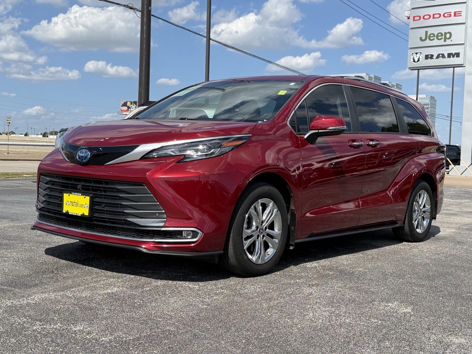 2024 Toyota Sienna Platinum 7-Passenger