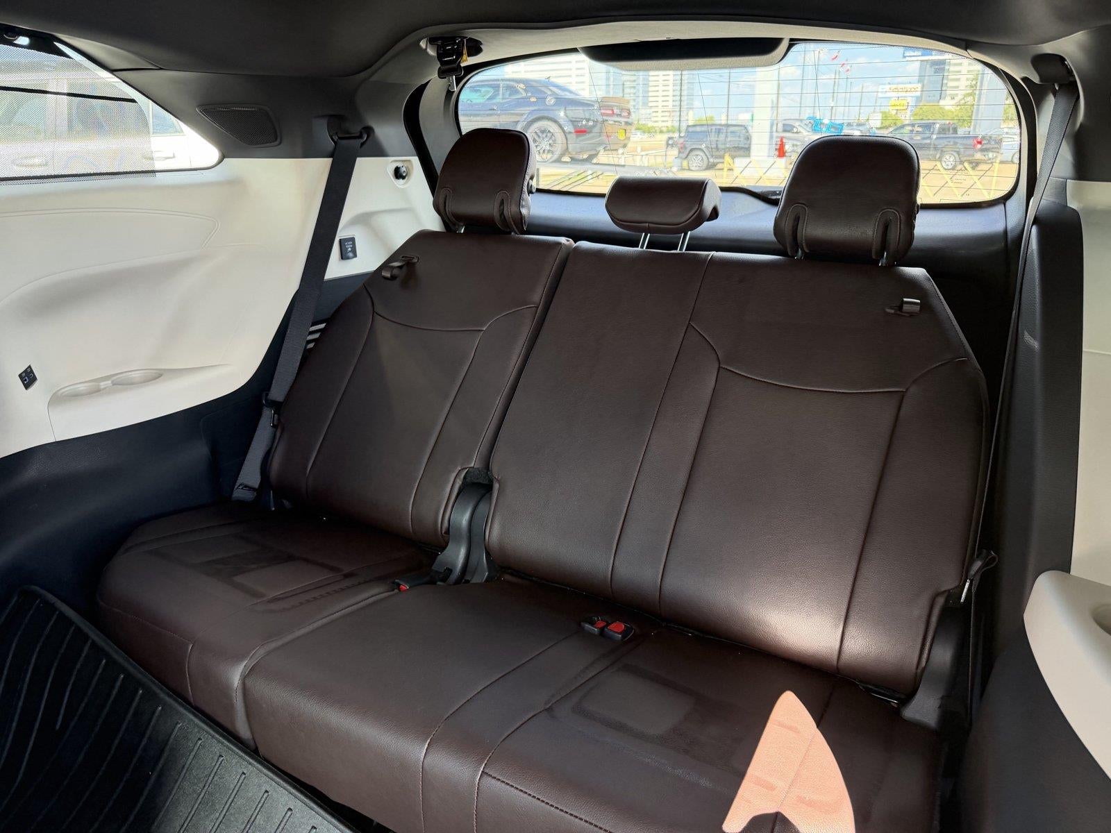 2024 Toyota Sienna Platinum 7-Passenger