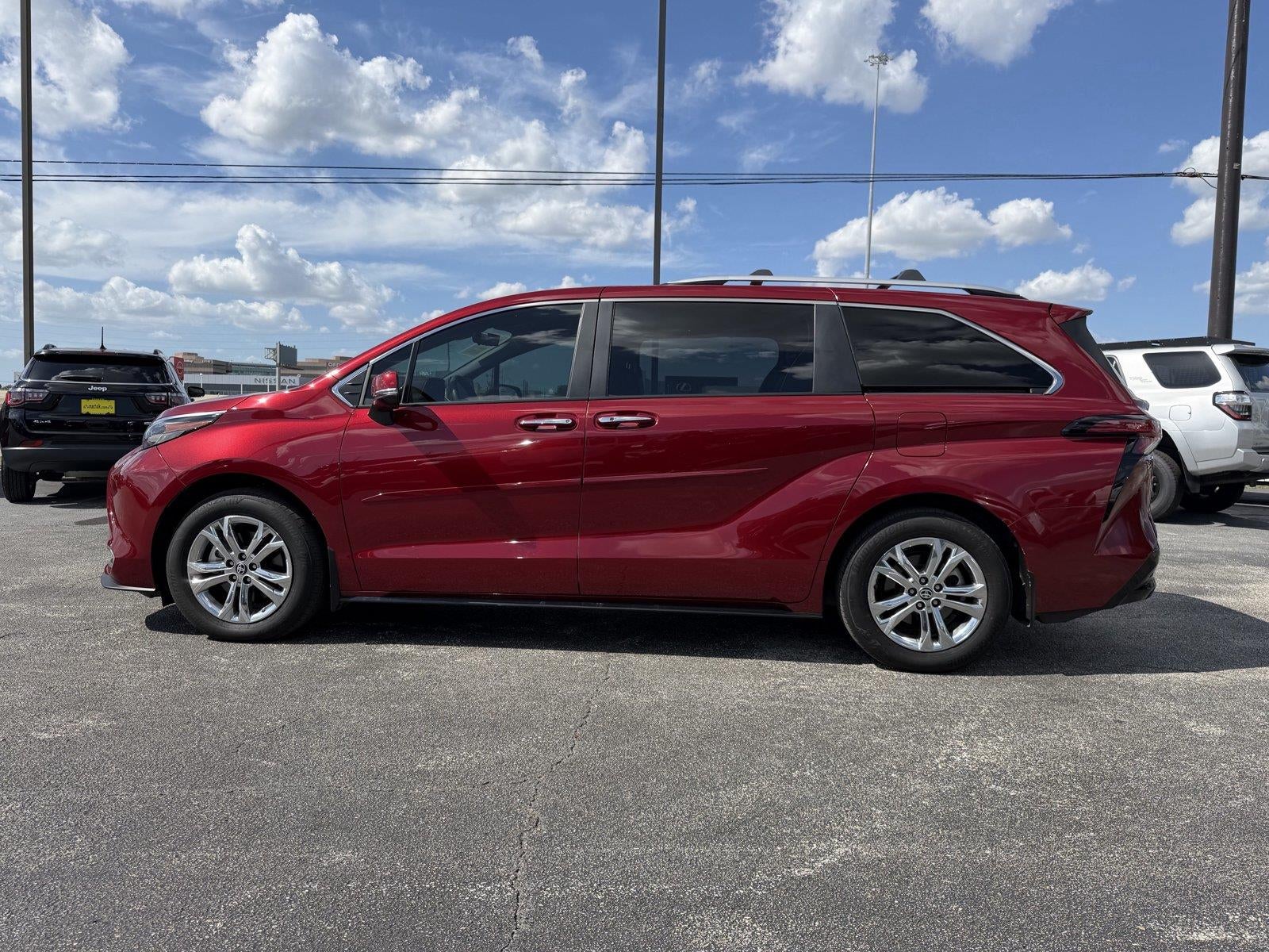 2024 Toyota Sienna Platinum 7-Passenger