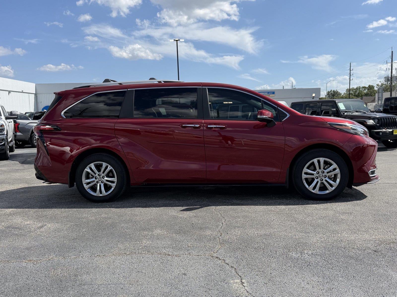 2024 Toyota Sienna Platinum 7-Passenger