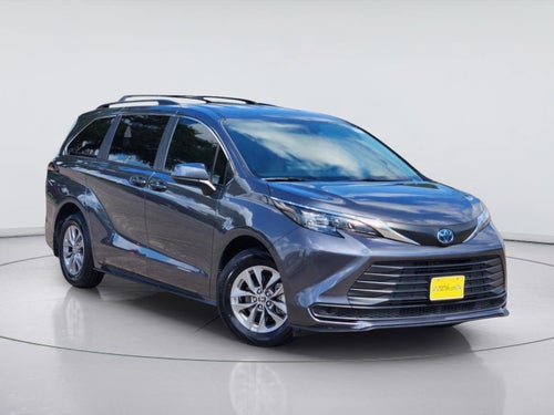2025 Toyota Sienna LE