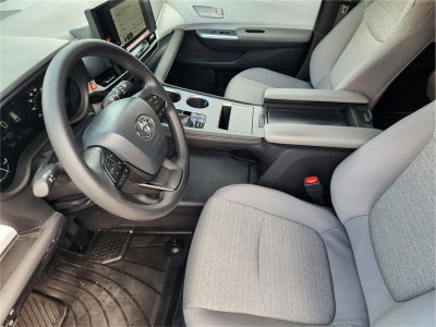 2025 Toyota Sienna LE