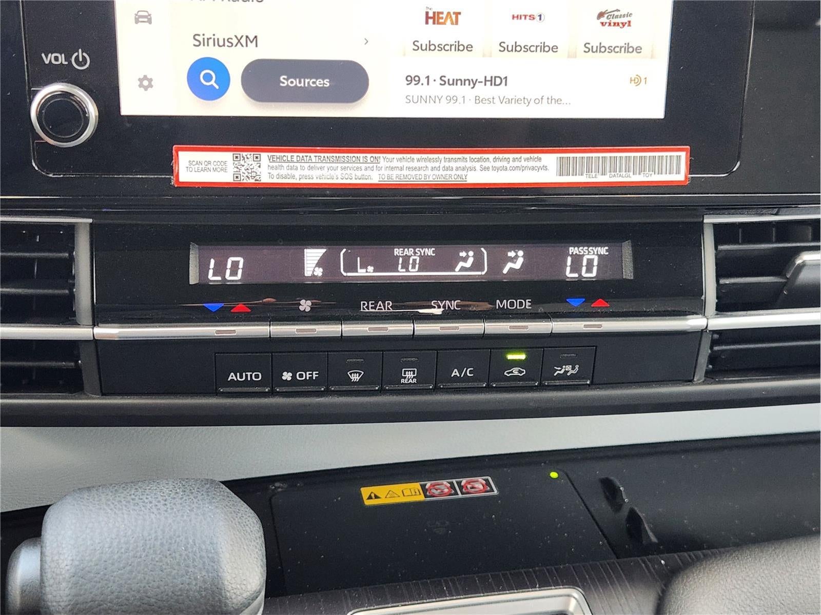 2025 Toyota Sienna LE