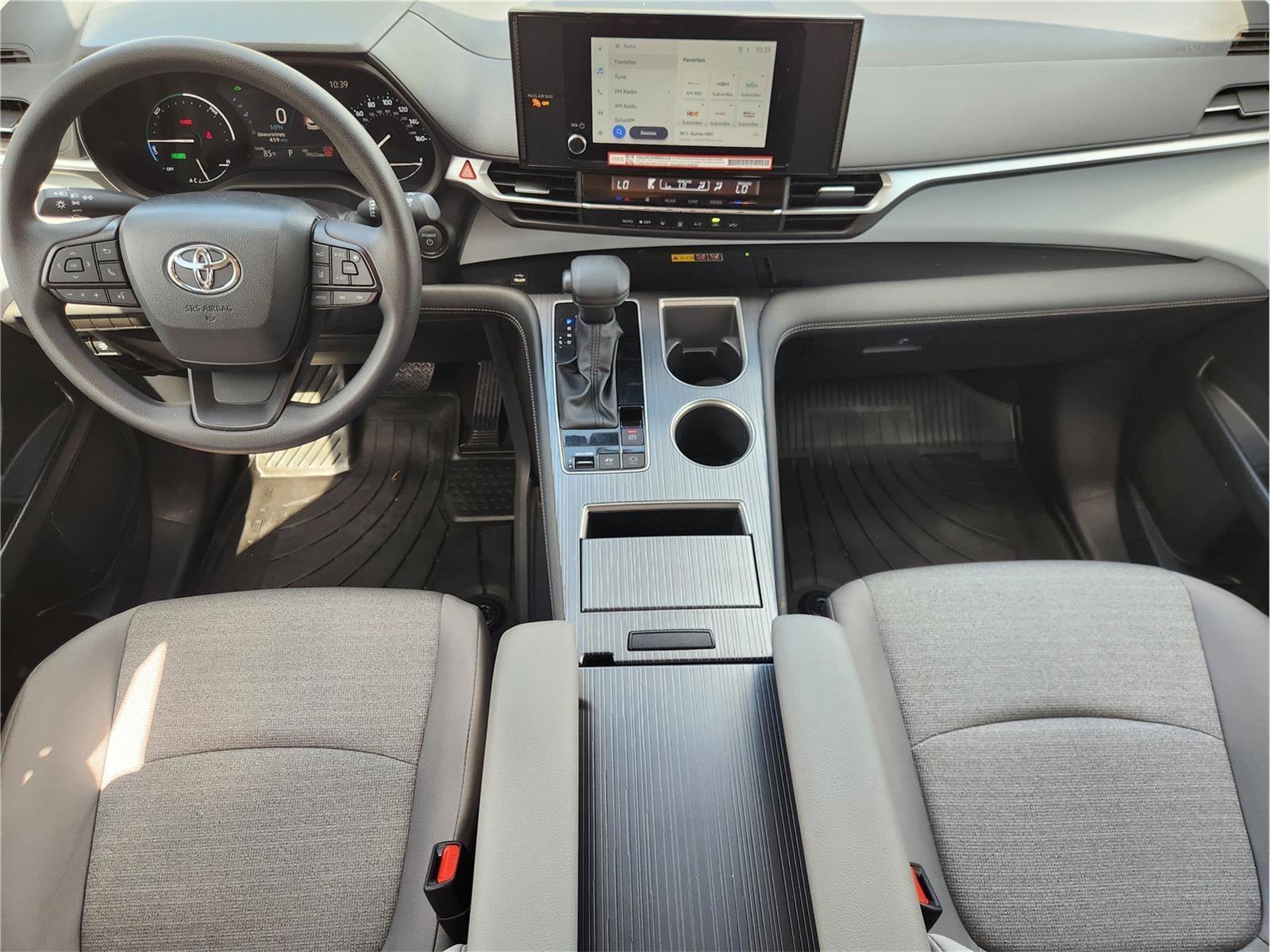 2025 Toyota Sienna LE