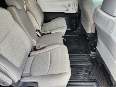 2025 Toyota Sienna LE