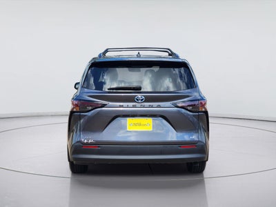 2025 Toyota Sienna LE