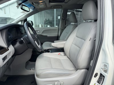 2015 Toyota Sienna XLE 8 Passenger
