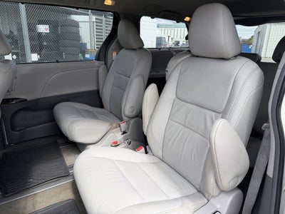 2015 Toyota Sienna XLE 8 Passenger