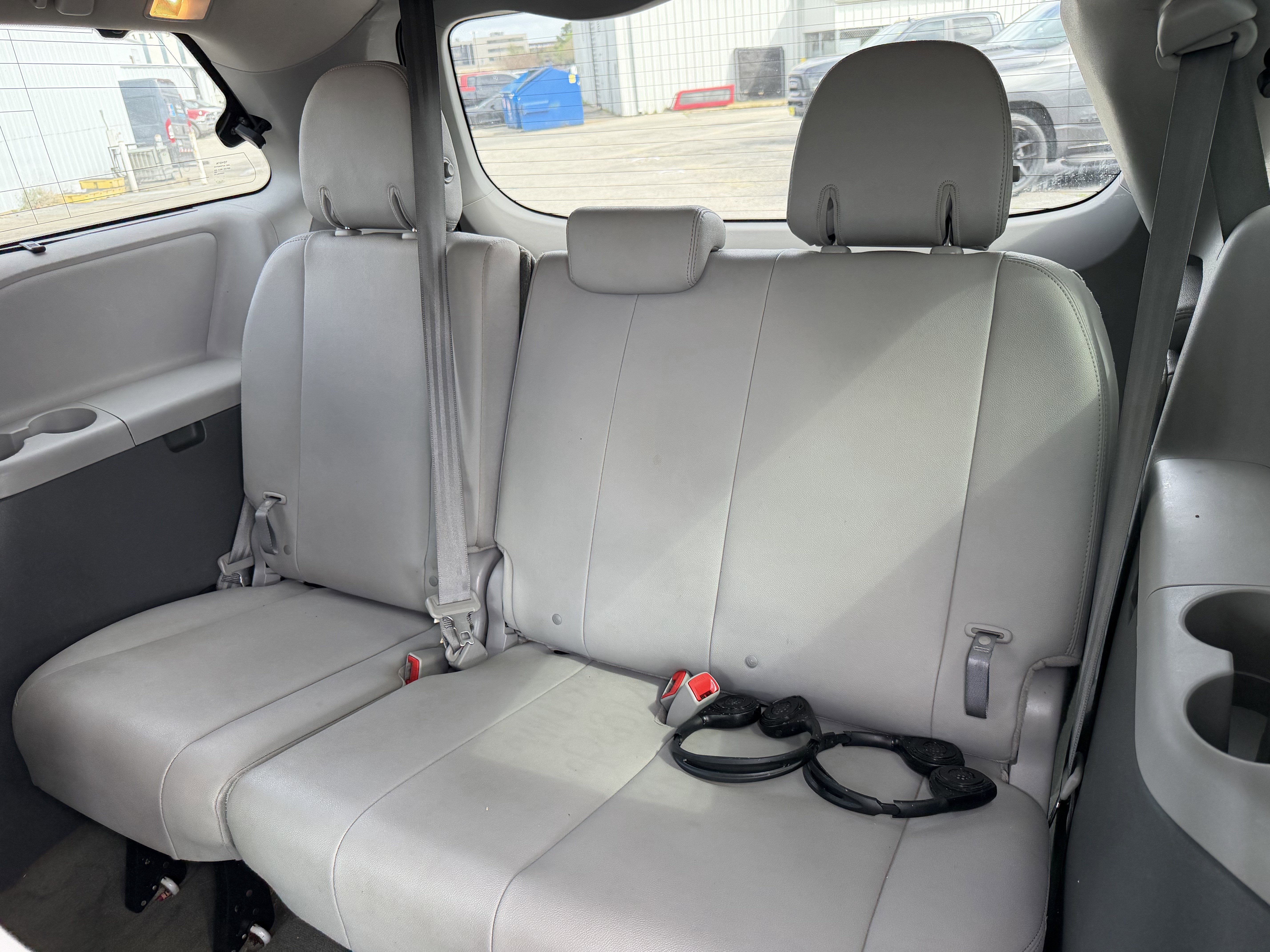 2015 Toyota Sienna XLE 8 Passenger