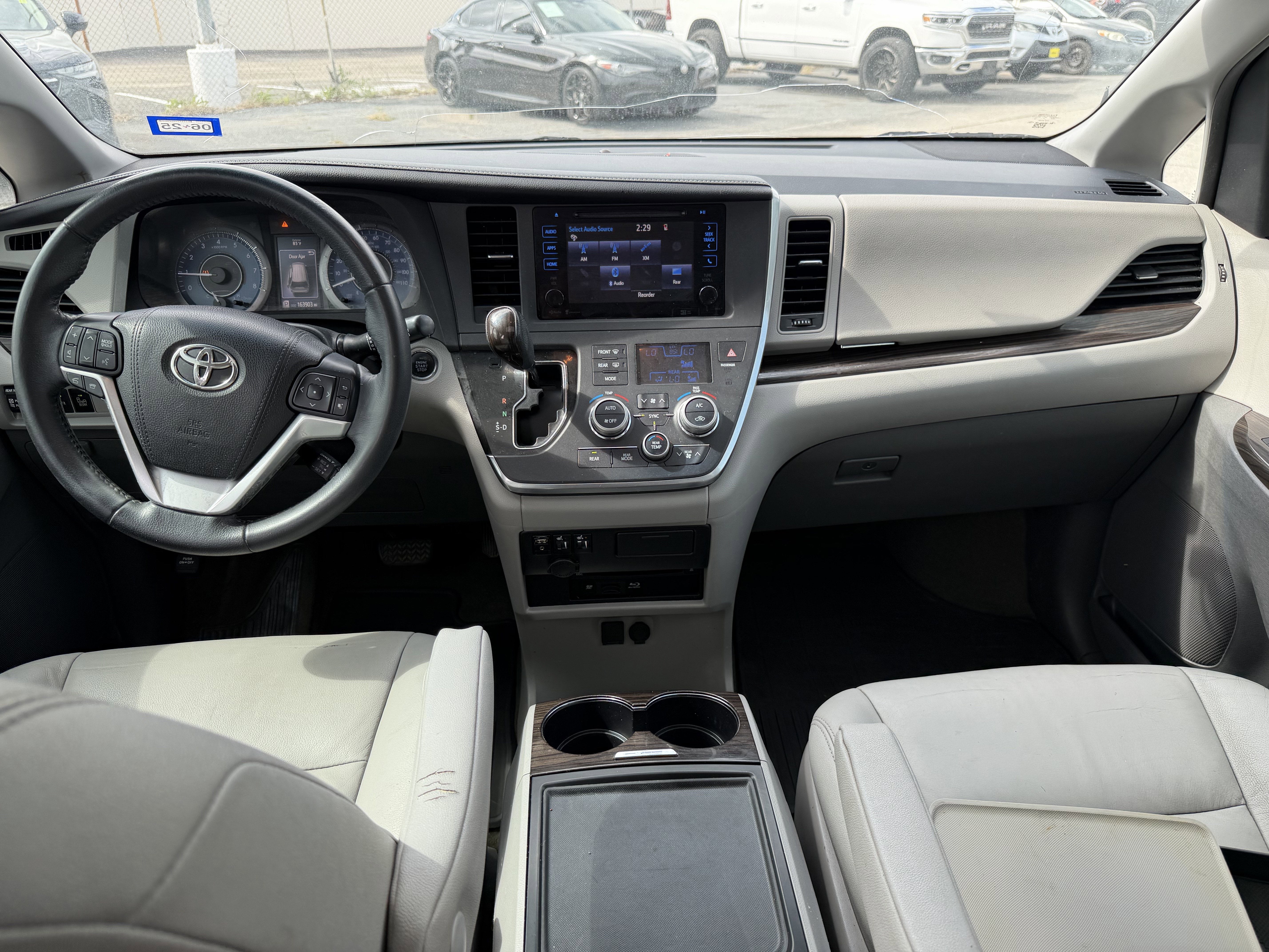 2015 Toyota Sienna XLE 8 Passenger
