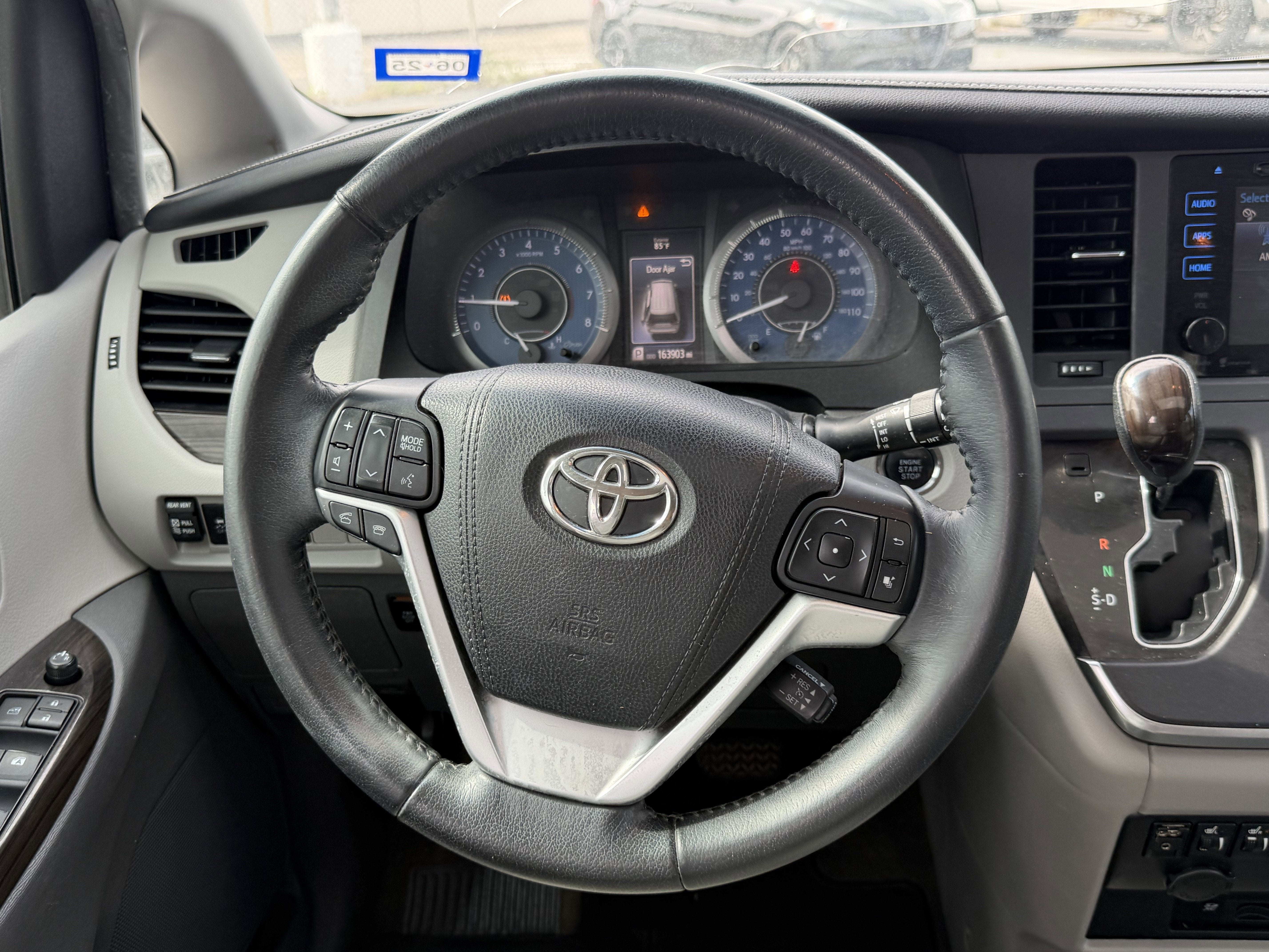 2015 Toyota Sienna XLE 8 Passenger