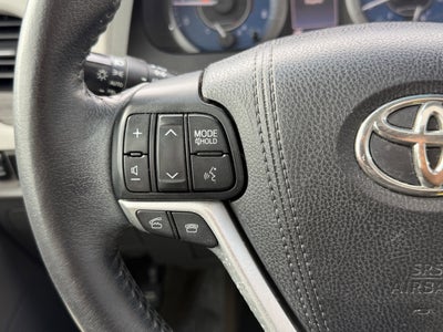 2015 Toyota Sienna XLE 8 Passenger
