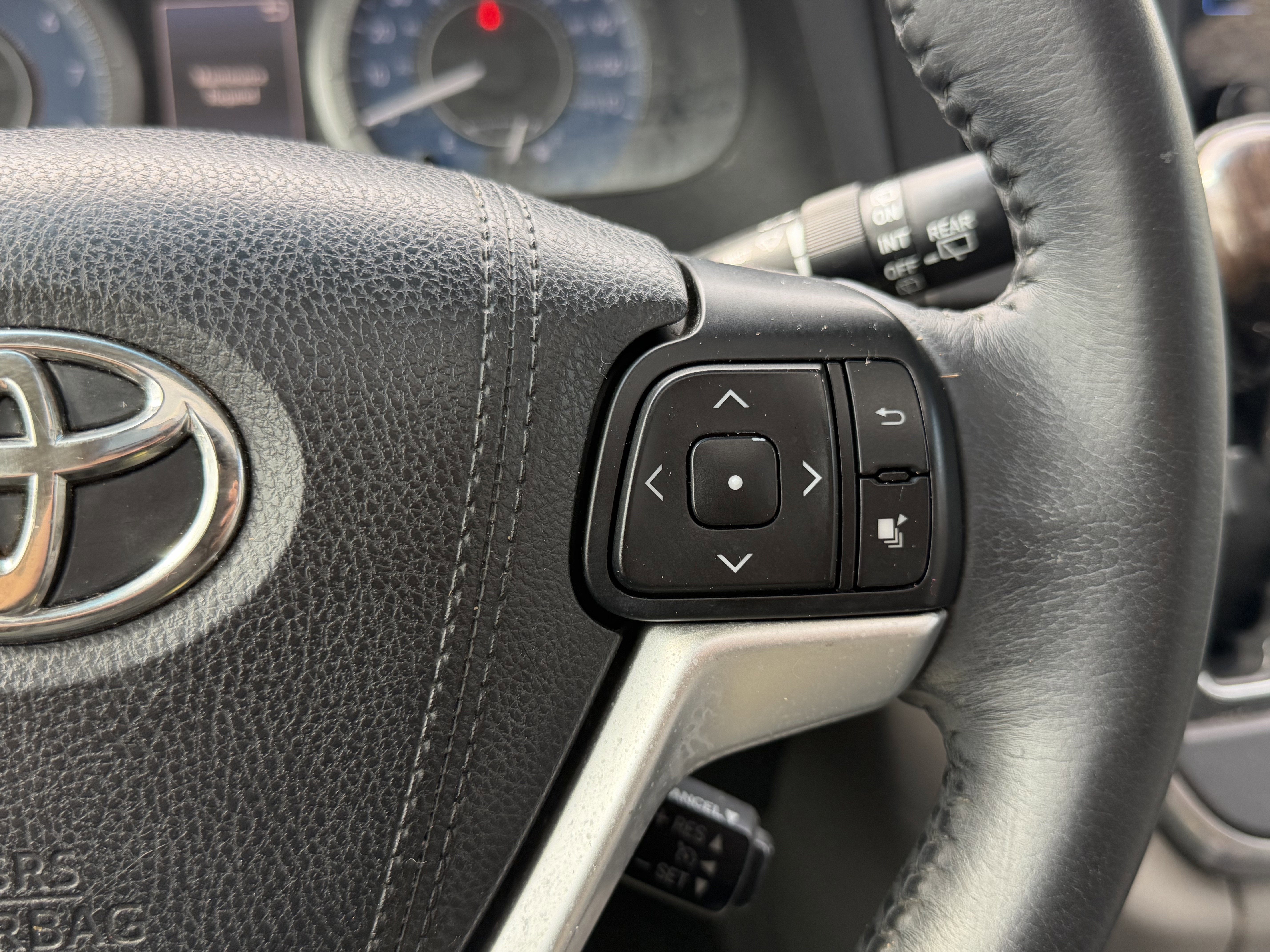 2015 Toyota Sienna XLE 8 Passenger