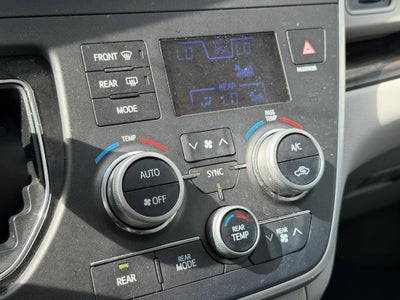 2015 Toyota Sienna XLE 8 Passenger