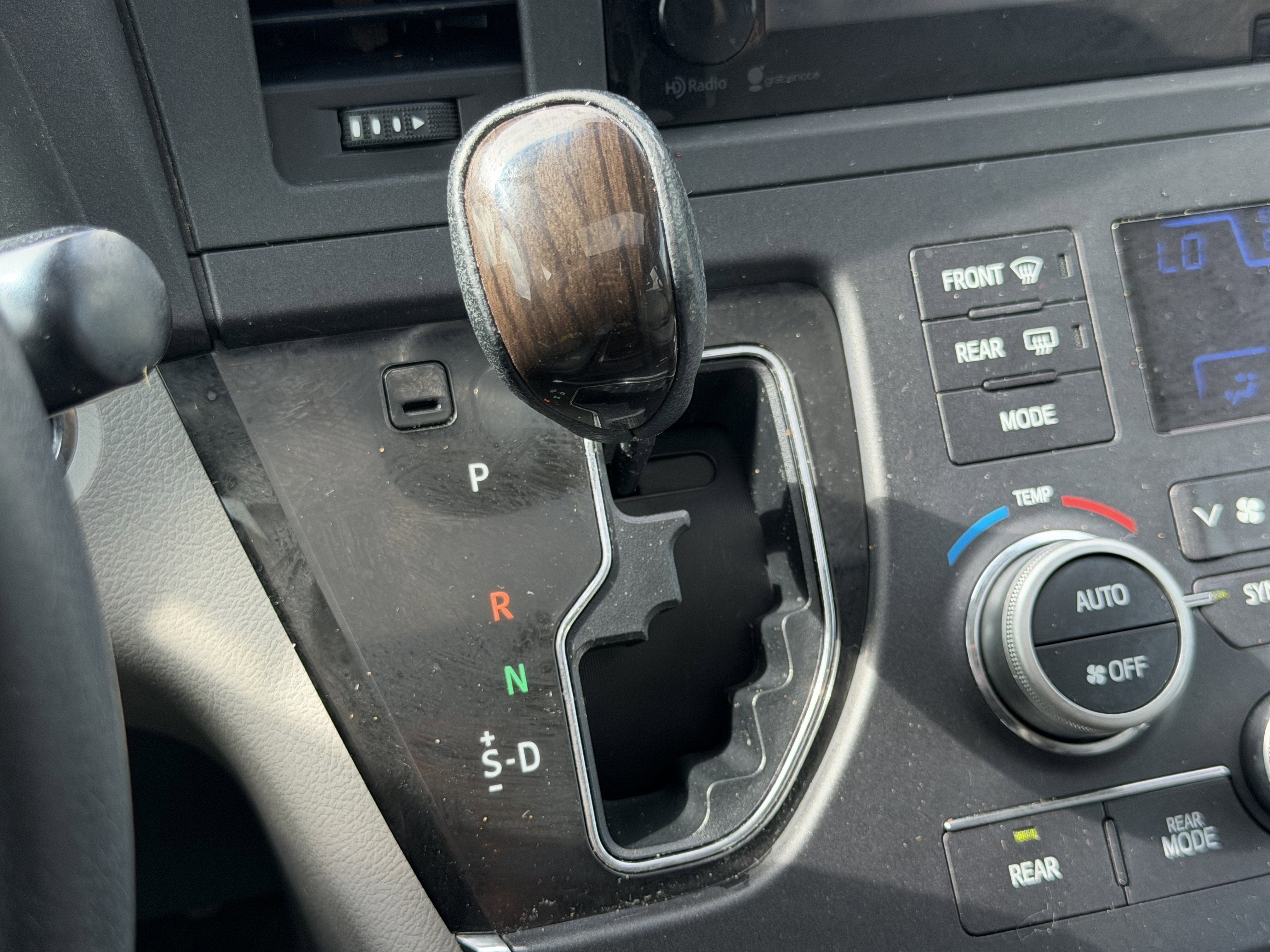 2015 Toyota Sienna XLE 8 Passenger