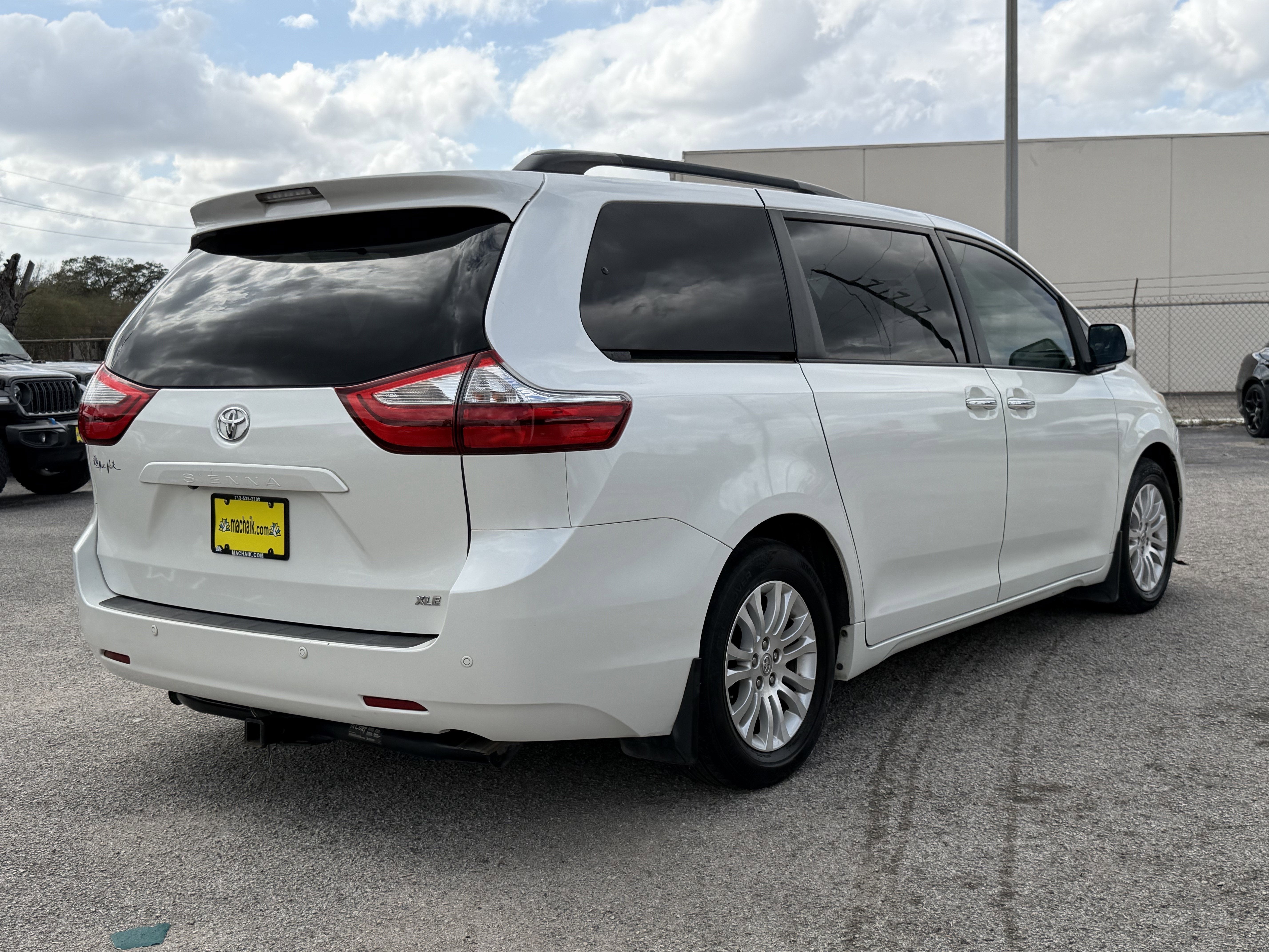 2015 Toyota Sienna XLE 8 Passenger