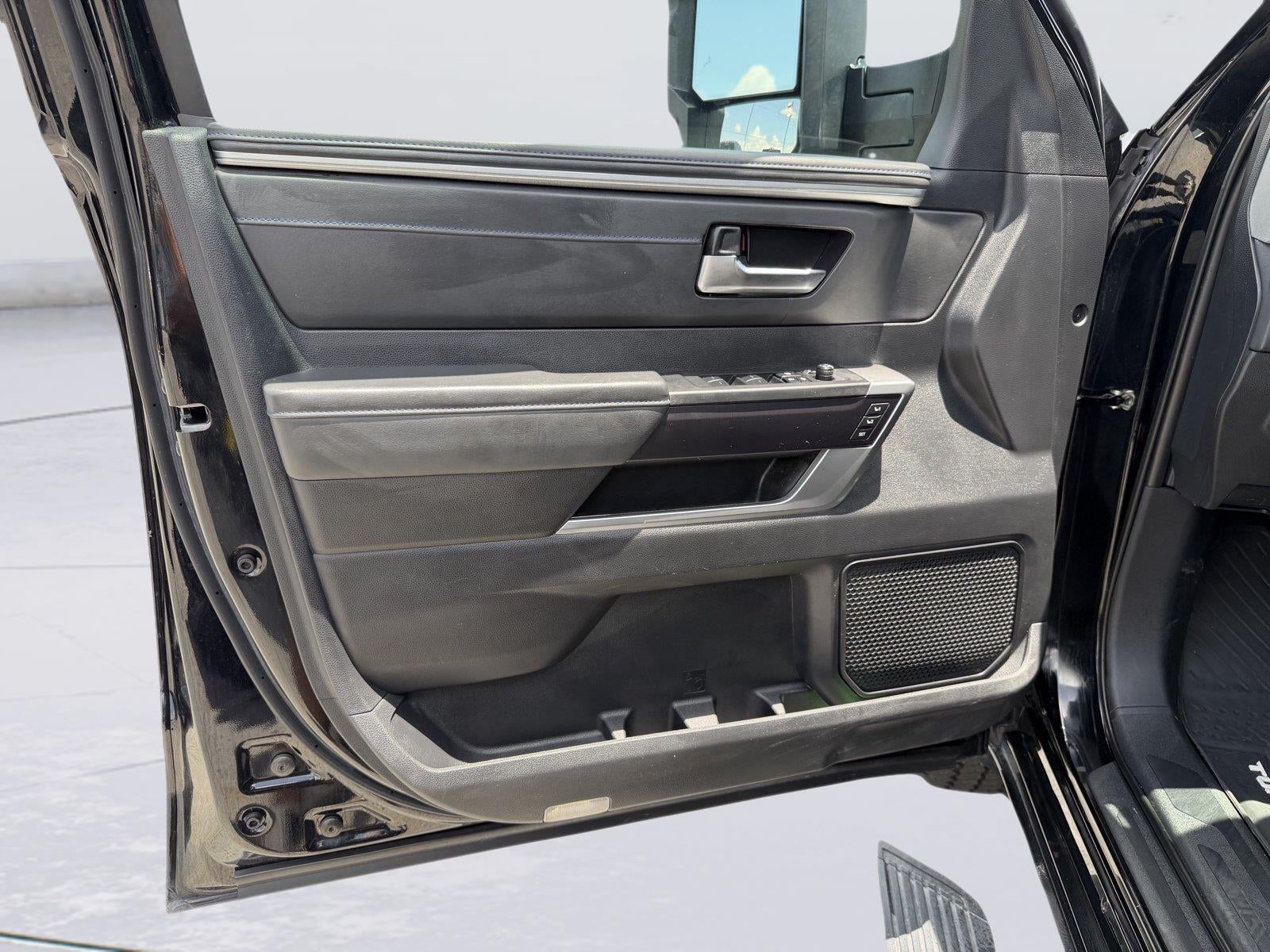 2023 Toyota Tundra Platinum HV