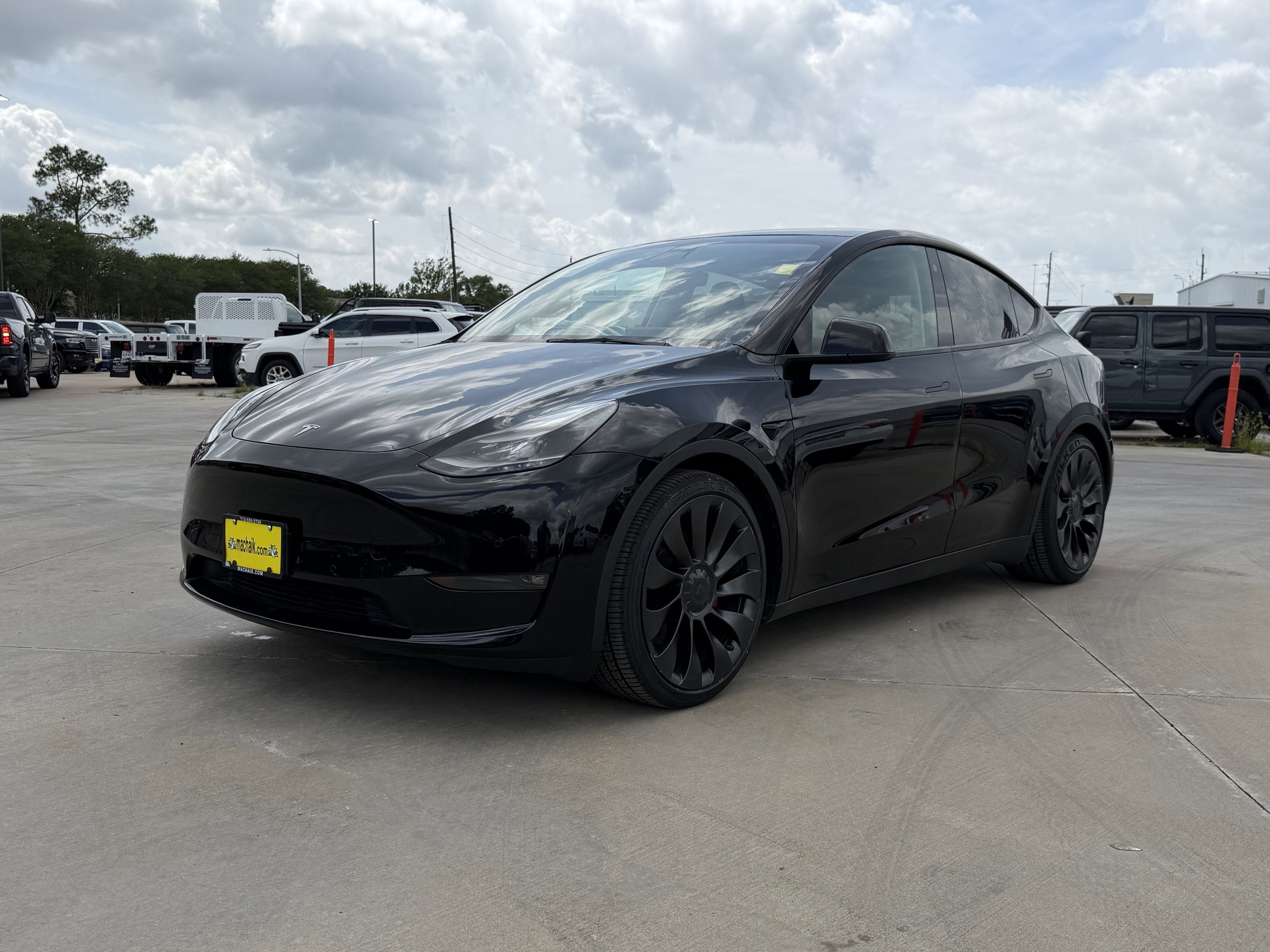 2023 Tesla Model Y Performance Dual Motor All-Wheel Drive