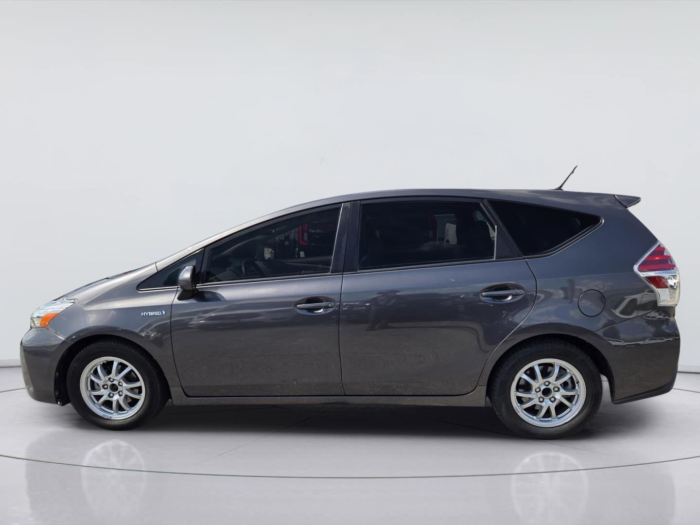 2016 Toyota Prius v Four