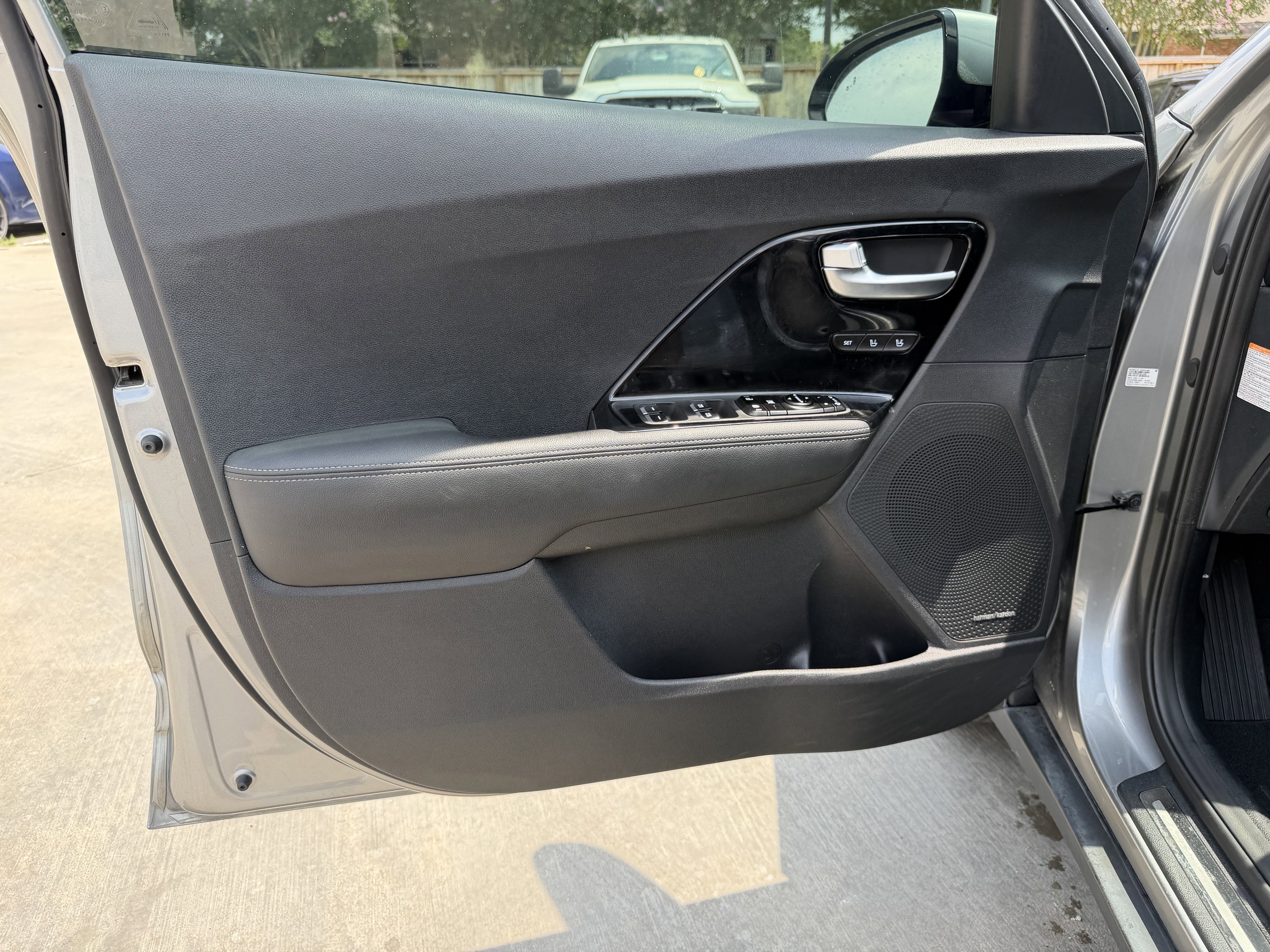 2022 Kia Niro Plug-In Hybrid EX Premium