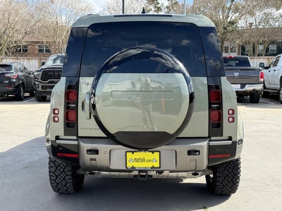 2024 Land Rover Defender 110 P400 X-Dynamic SE