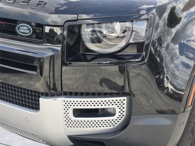 2020 Land Rover Defender SE