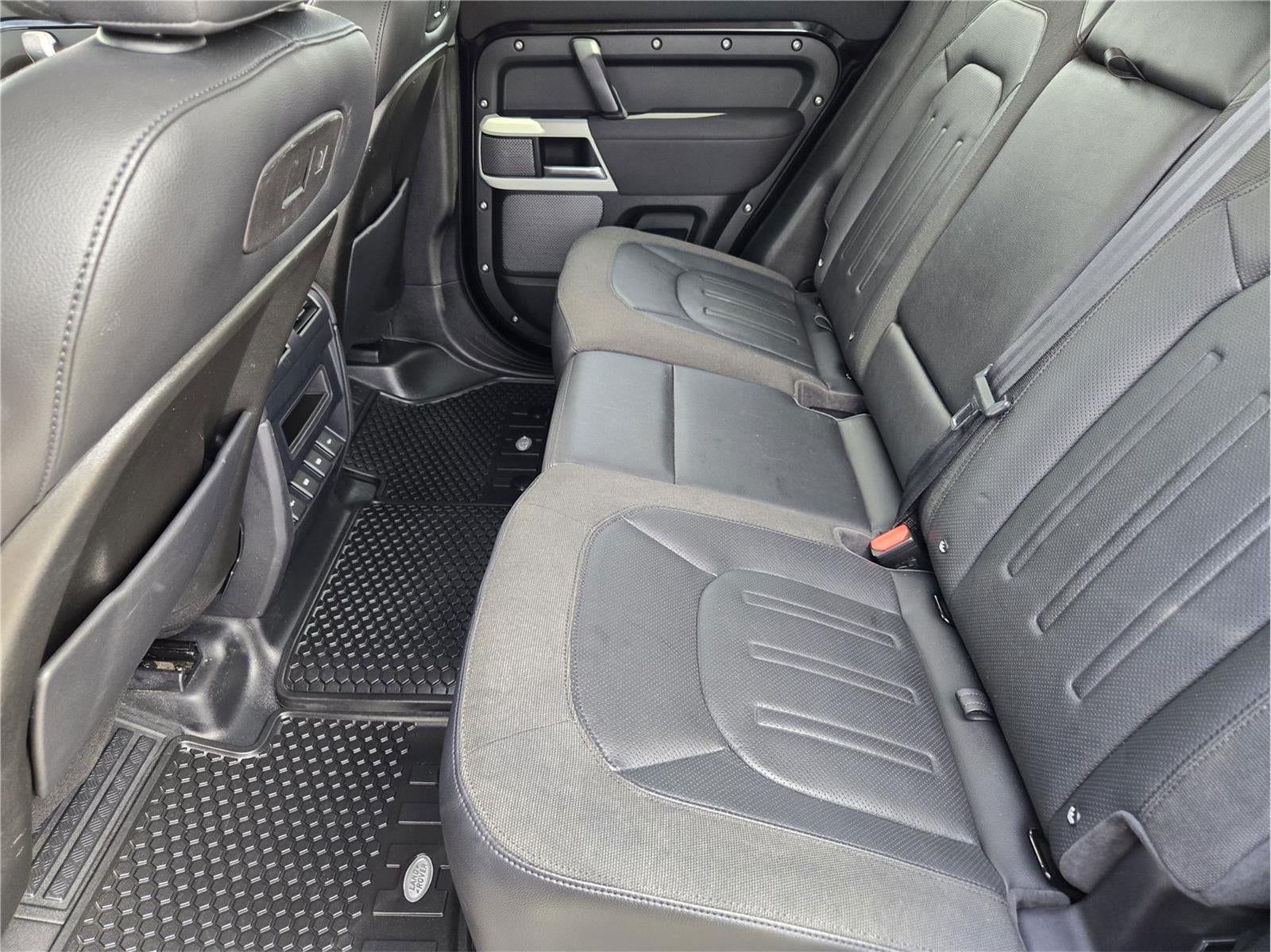 2020 Land Rover Defender SE