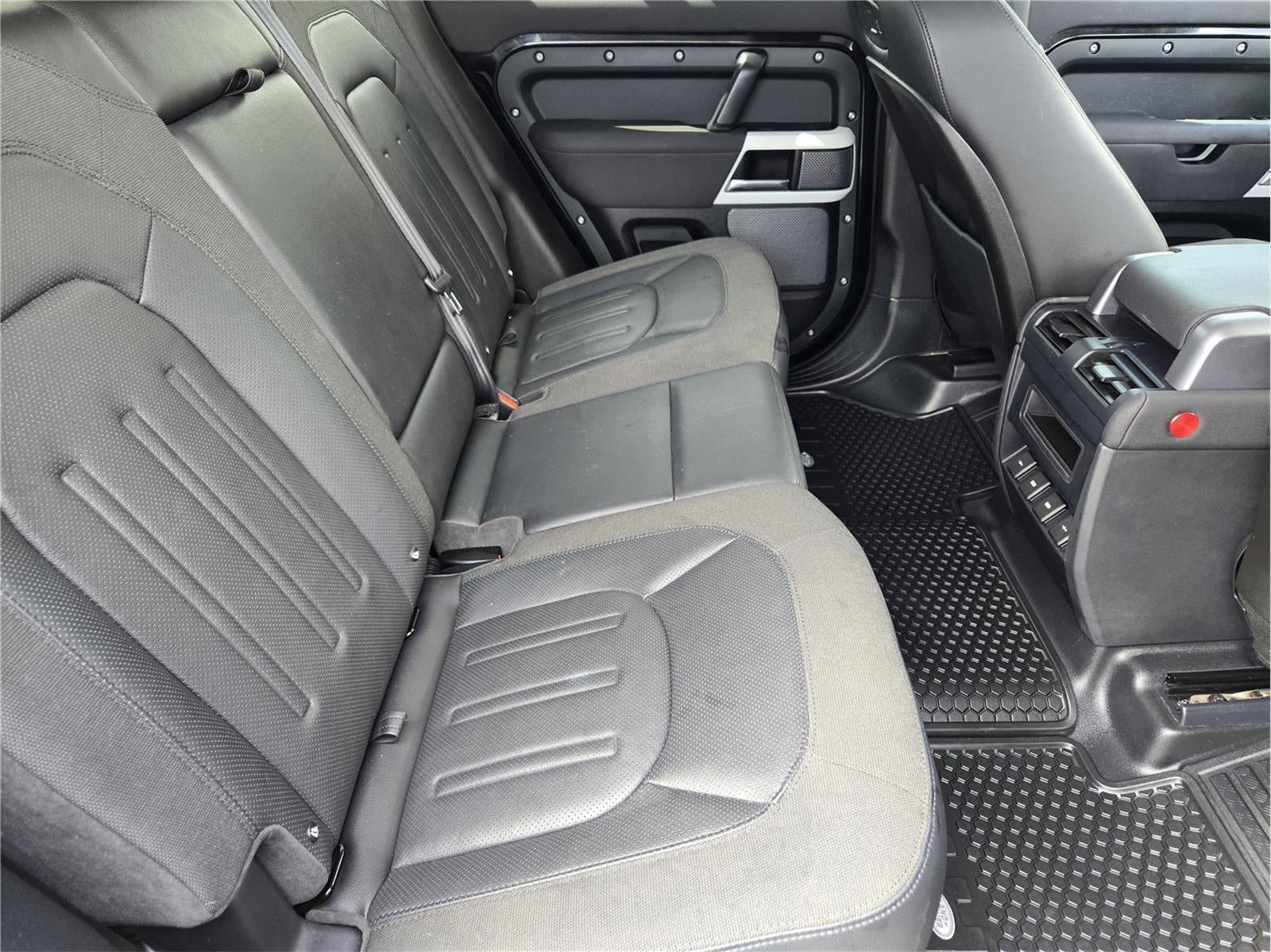 2020 Land Rover Defender SE