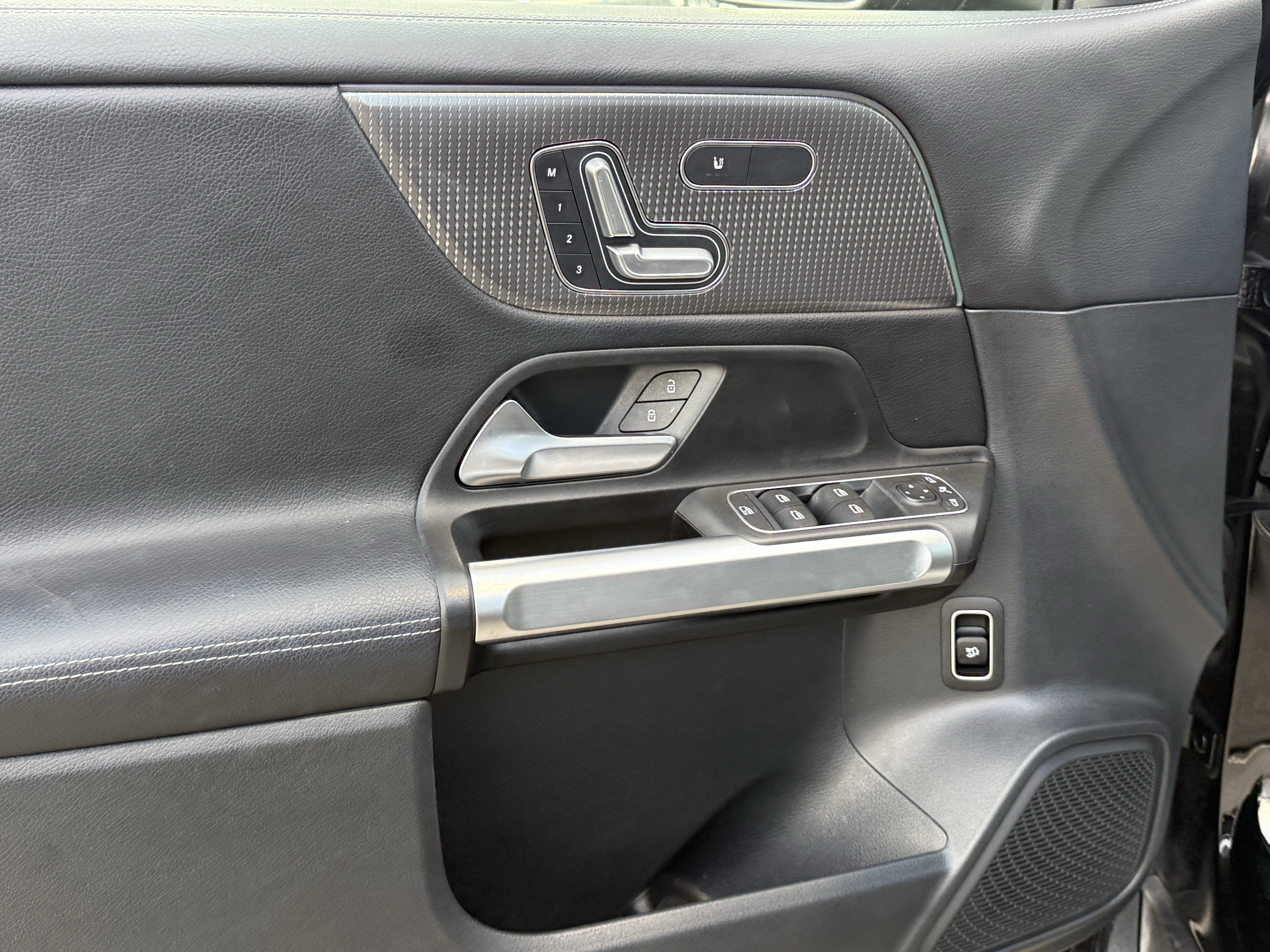 2023 Mercedes-Benz GLB 250 GLB 250