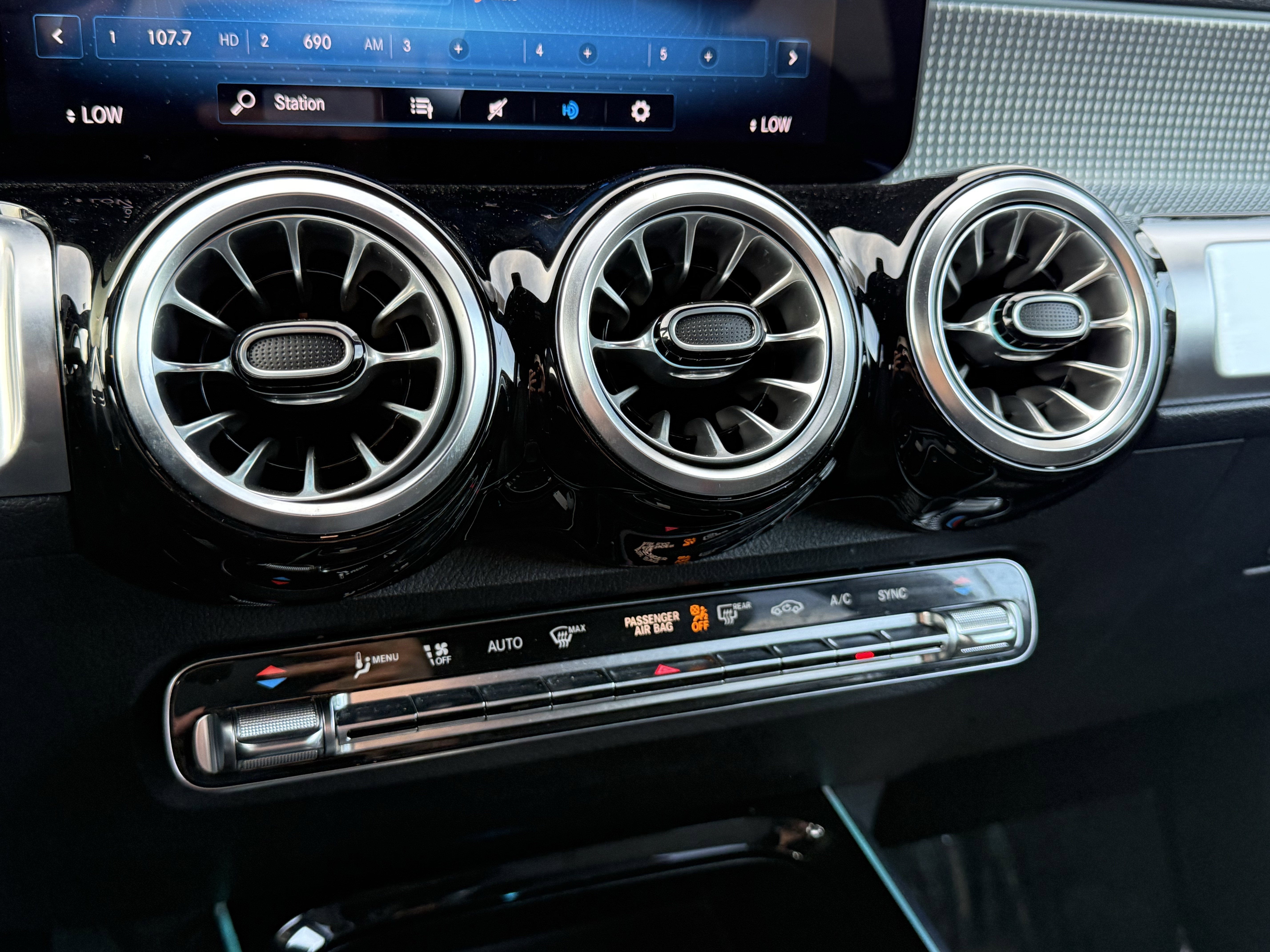 2023 Mercedes-Benz GLB 250 GLB 250