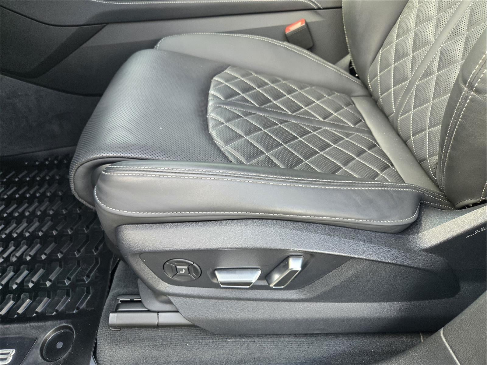 2025 Audi SQ8 Prestige