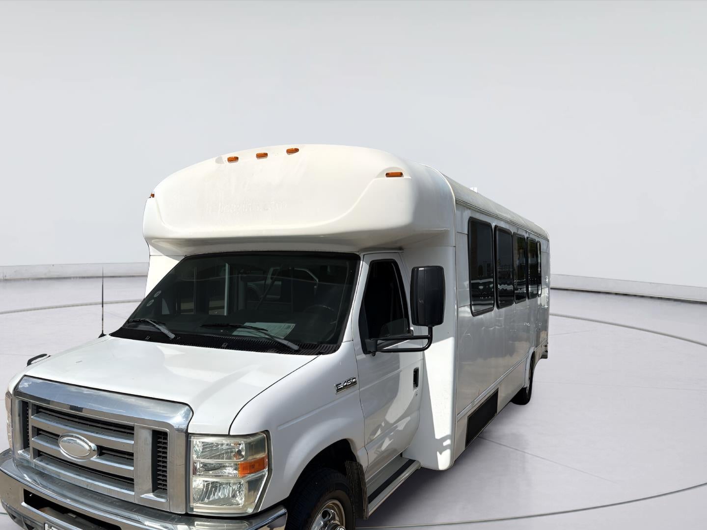 2015 Ford Econoline Commercial Cutaway E-450 SD