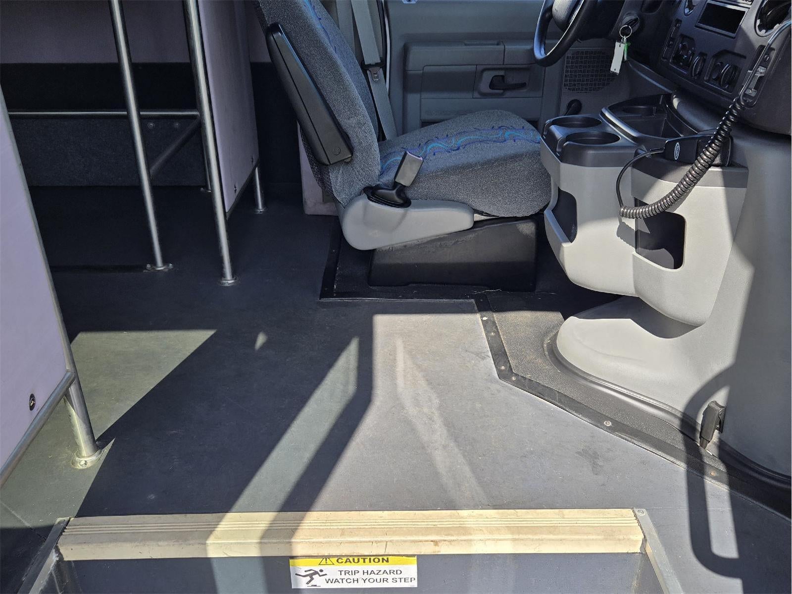 2015 Ford Econoline Commercial Cutaway E-450 SD