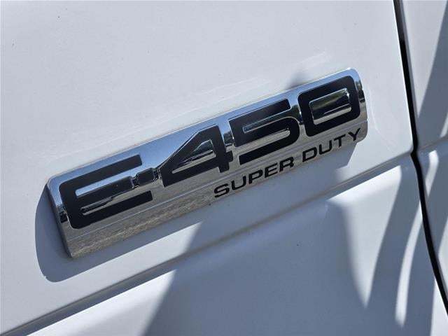 2015 Ford Econoline Commercial Cutaway E-450 SD