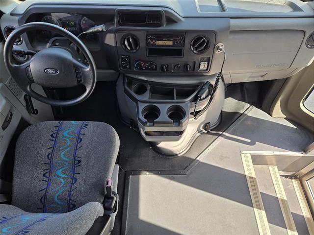 2015 Ford Econoline Commercial Cutaway E-450 SD