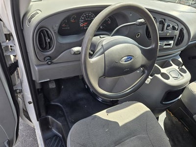 2003 Ford Econoline Commercial Cutaway Standard