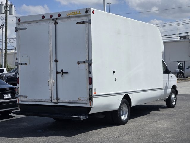 2003 Ford Econoline Commercial Cutaway Standard