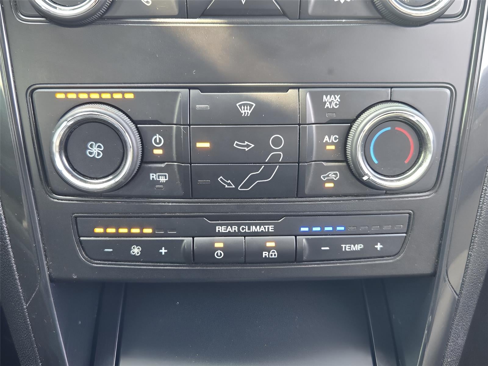 2019 Ford Explorer Base