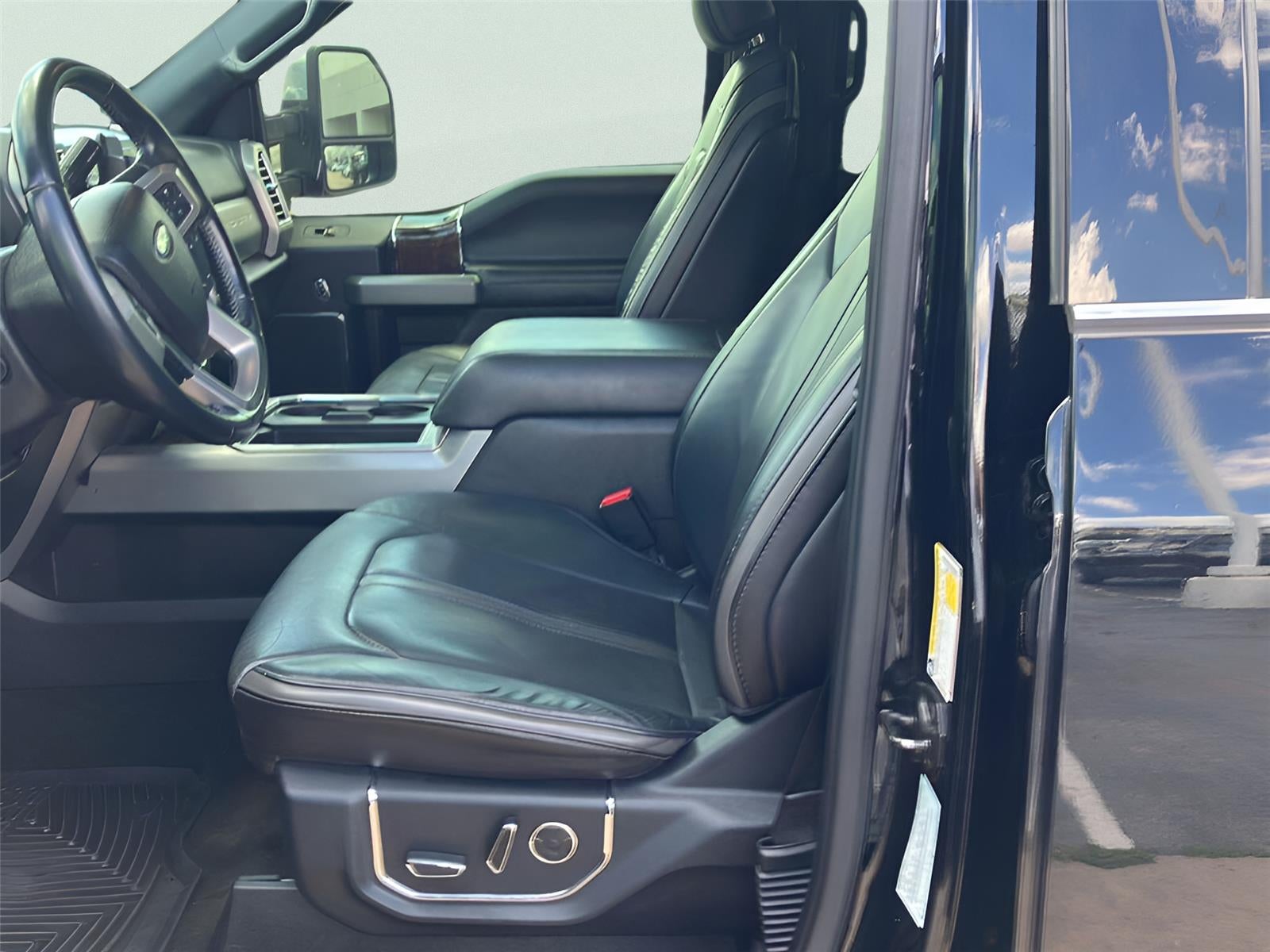 2017 Ford Super Duty F-350 Platinum