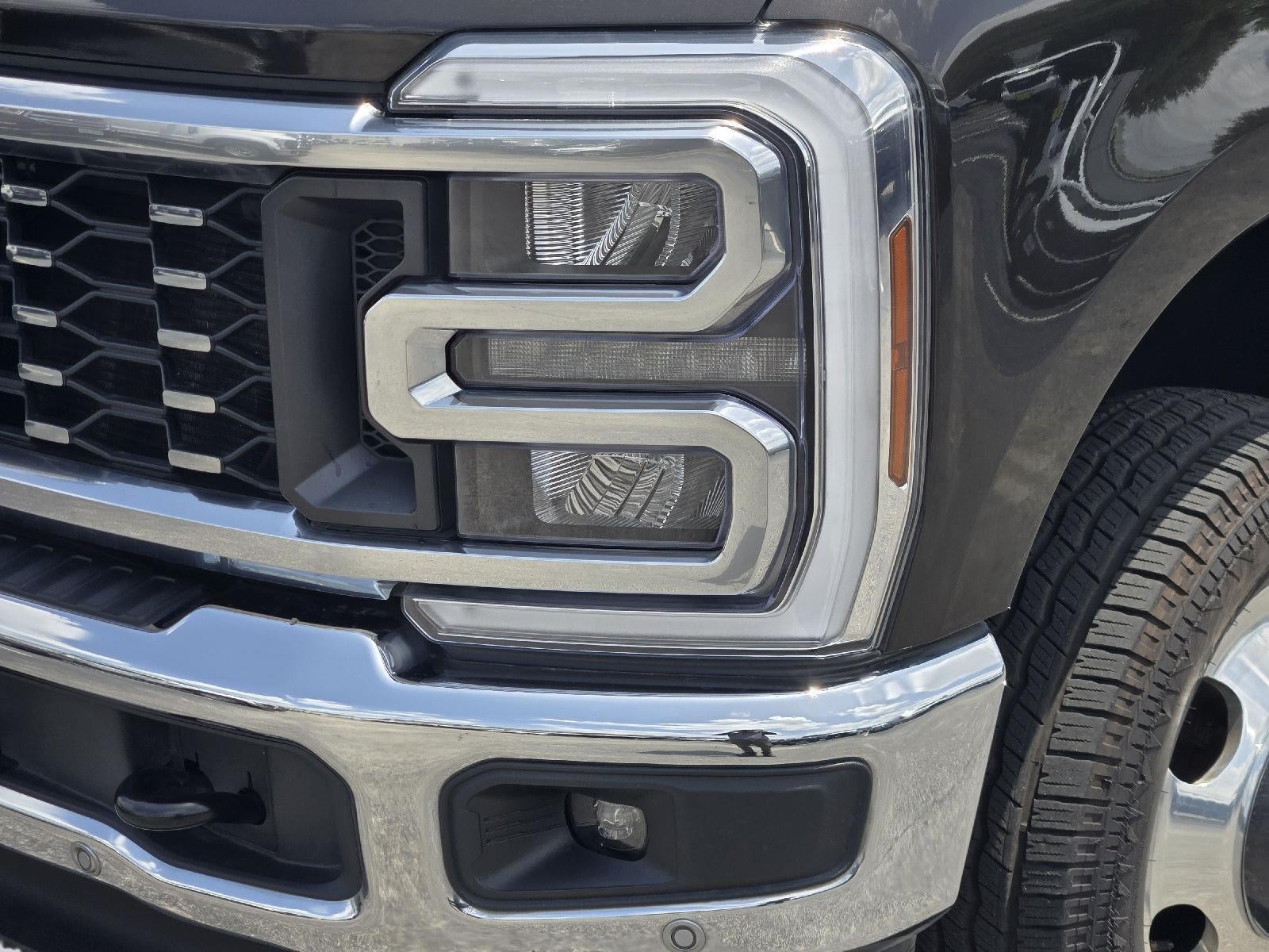 2024 Ford Super Duty F-350 DRW LARIAT