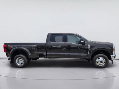 2024 Ford Super Duty F-350 DRW LARIAT