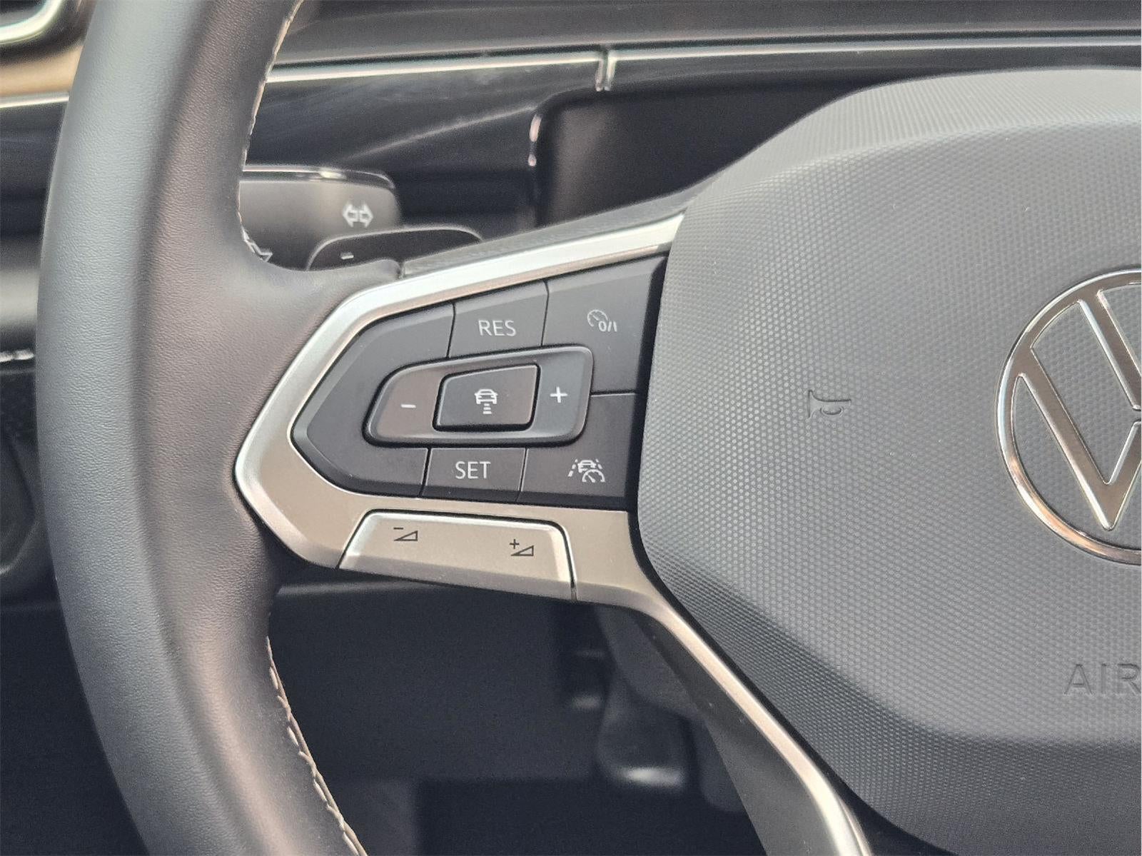 2024 Volkswagen Atlas 2.0T SE