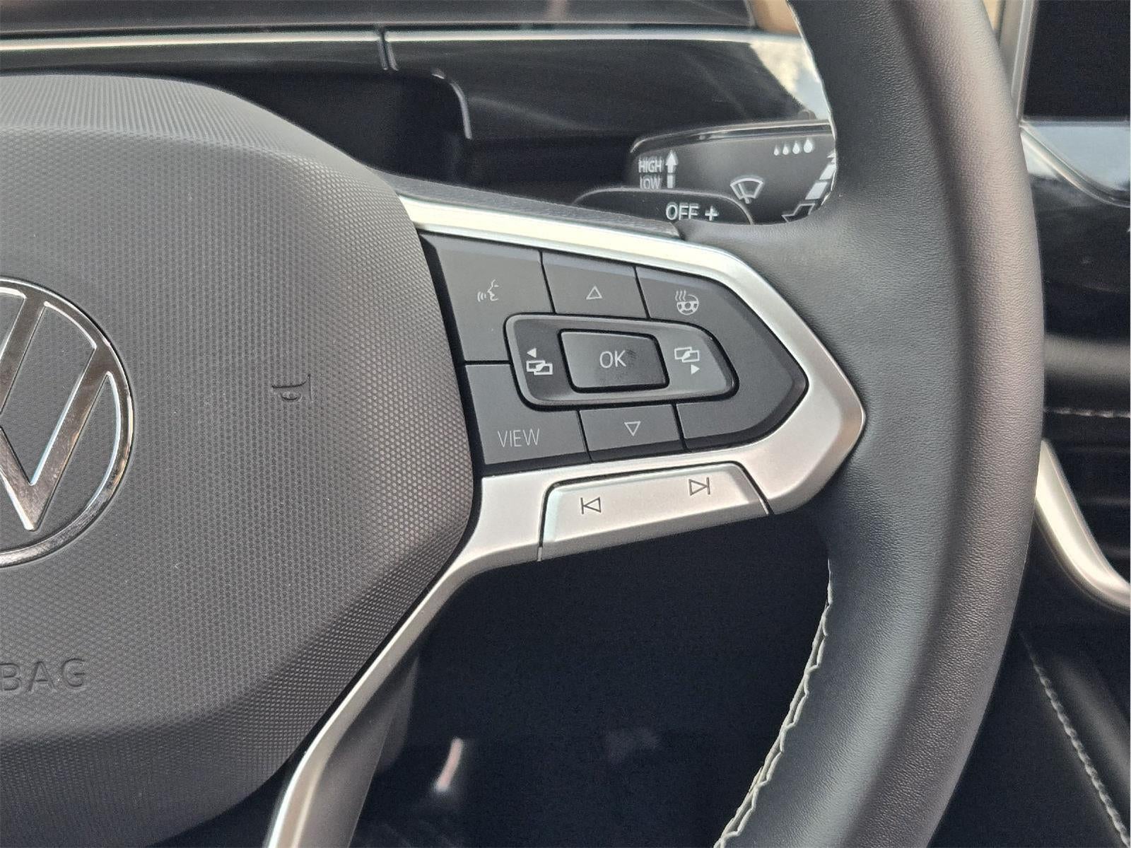 2024 Volkswagen Atlas 2.0T SE