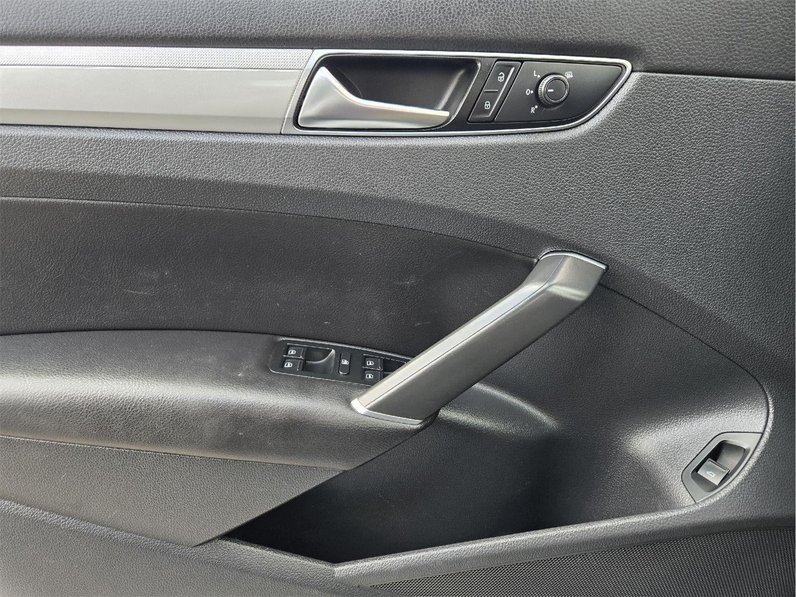 2019 Volkswagen Passat 2.0T Wolfsburg Edition
