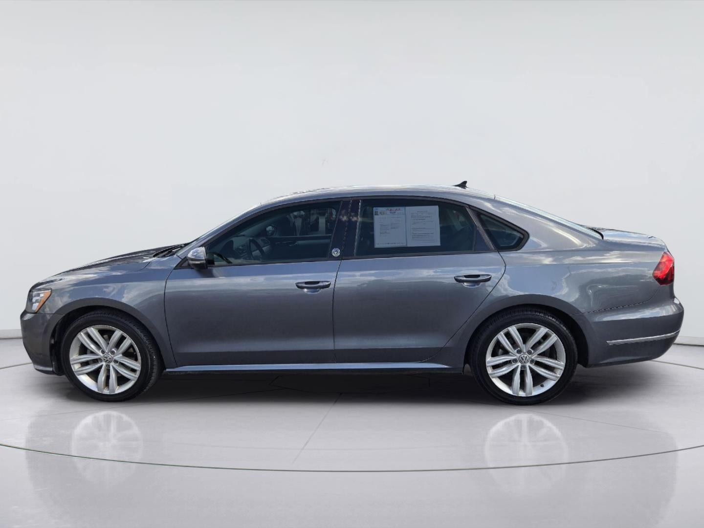2019 Volkswagen Passat 2.0T Wolfsburg Edition
