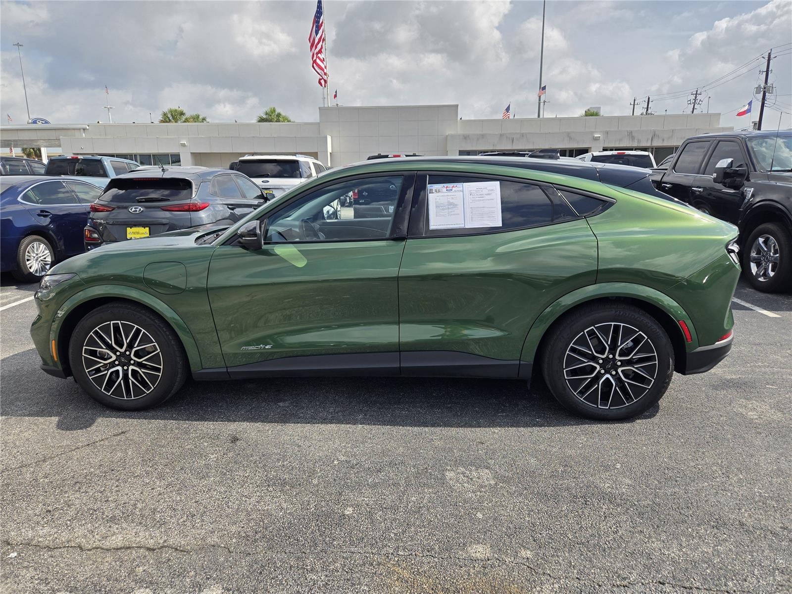 2025 Ford MUSTANG MACH-E PREMIUM